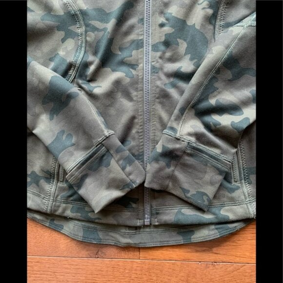 🔥Lululemon Forme Jacket-Savasana Fatigue Green Camo-8🔥 - Picture 6 of 11